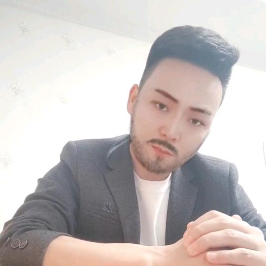 阿俊.