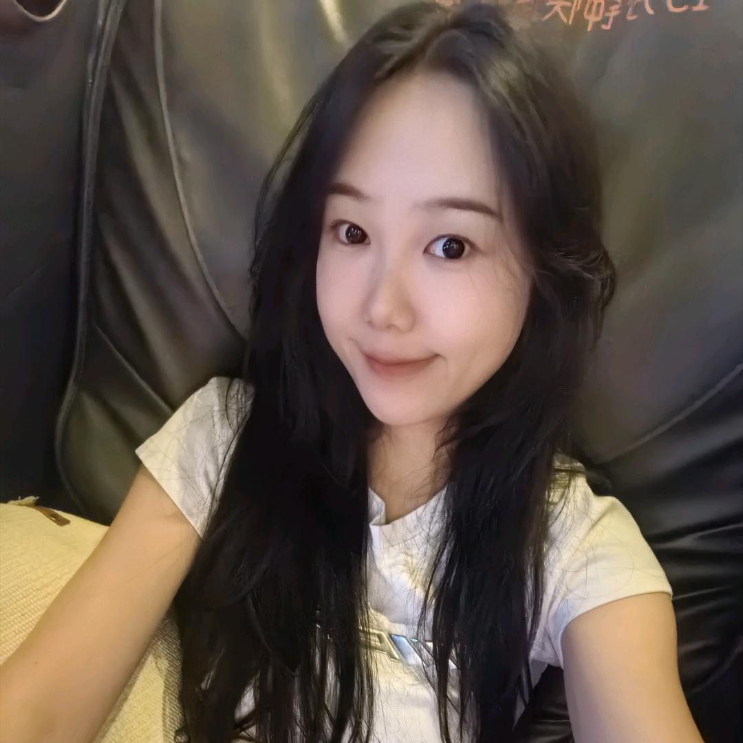邱邱_