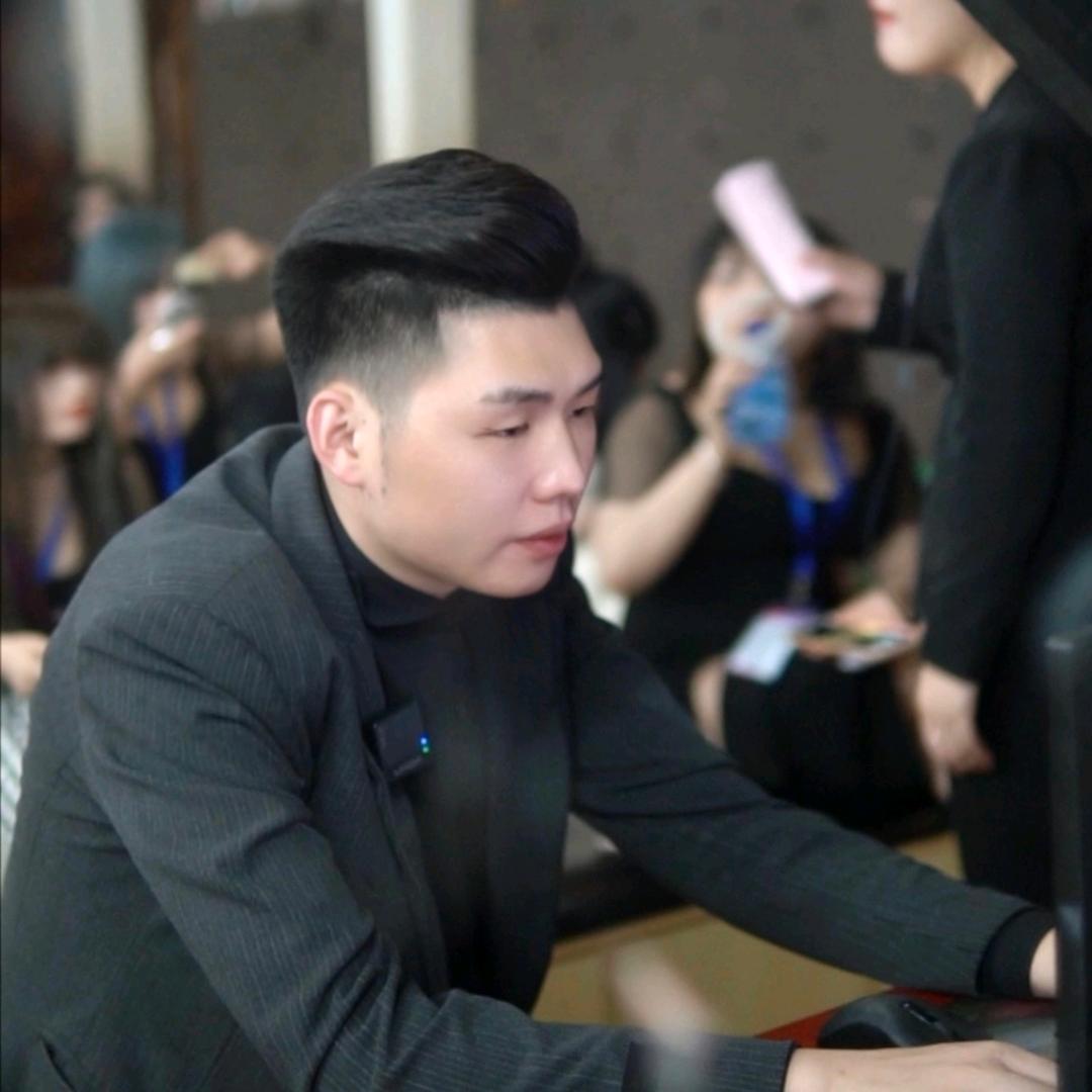 是你的汪总呀