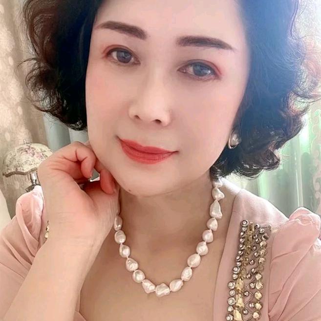 彭莉（一个人）