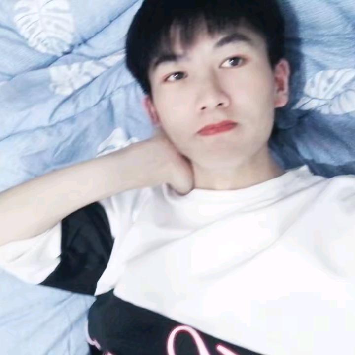 阿华（正在努力搞💰）