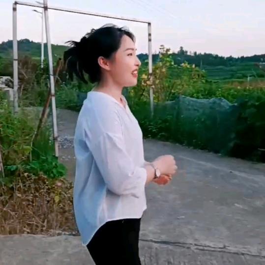 孟孟吖