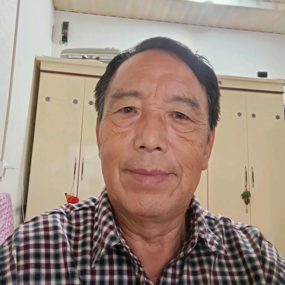爱听戏