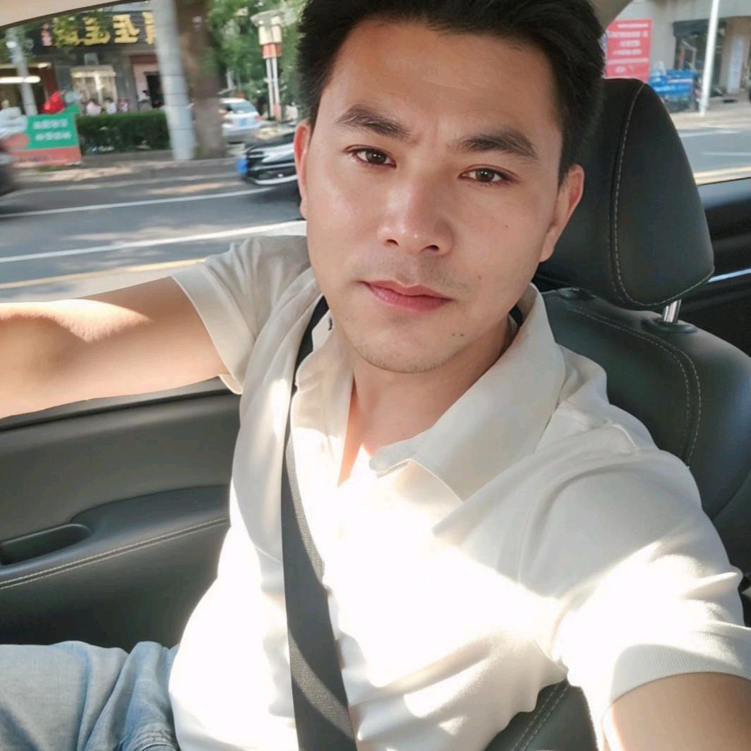 低调。