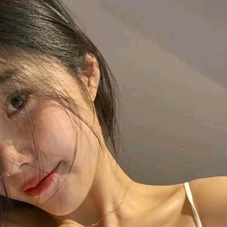 月下小团扇