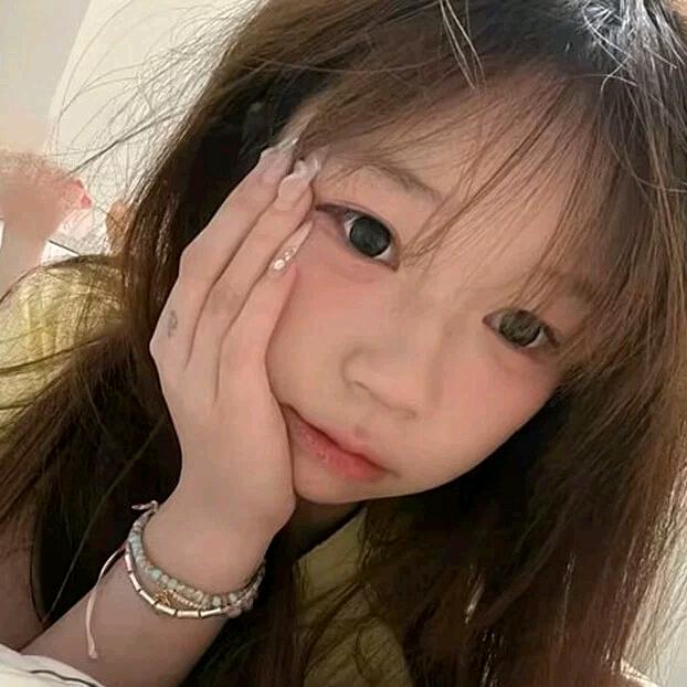 别看我长得很乖，但是我会抽🚬