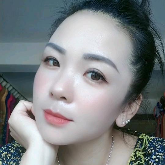 三姐妹服装店。