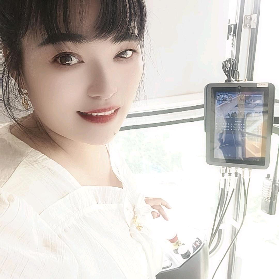 塔吊女司机蓉儿