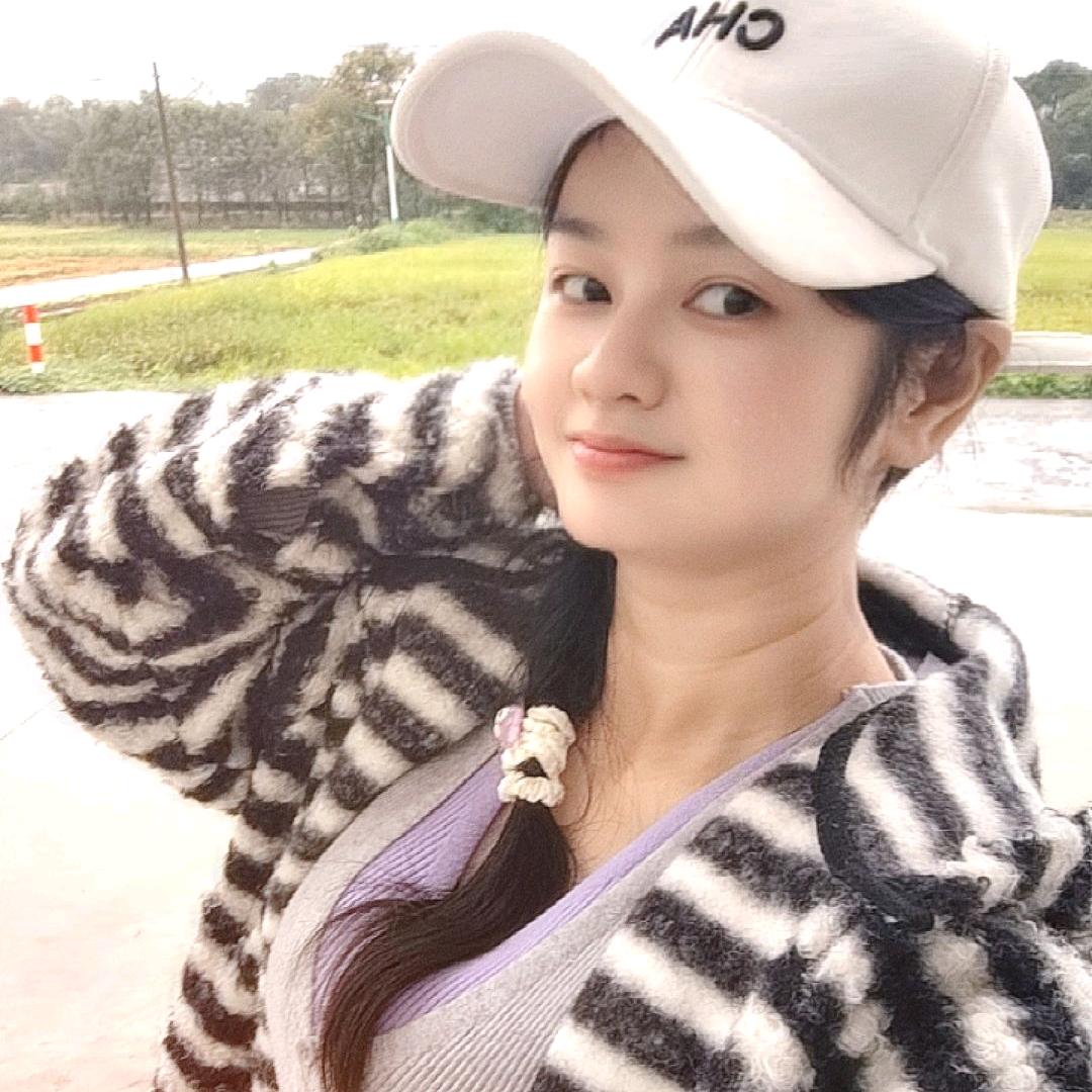 桃花源佳姐｜摆摊卖袜