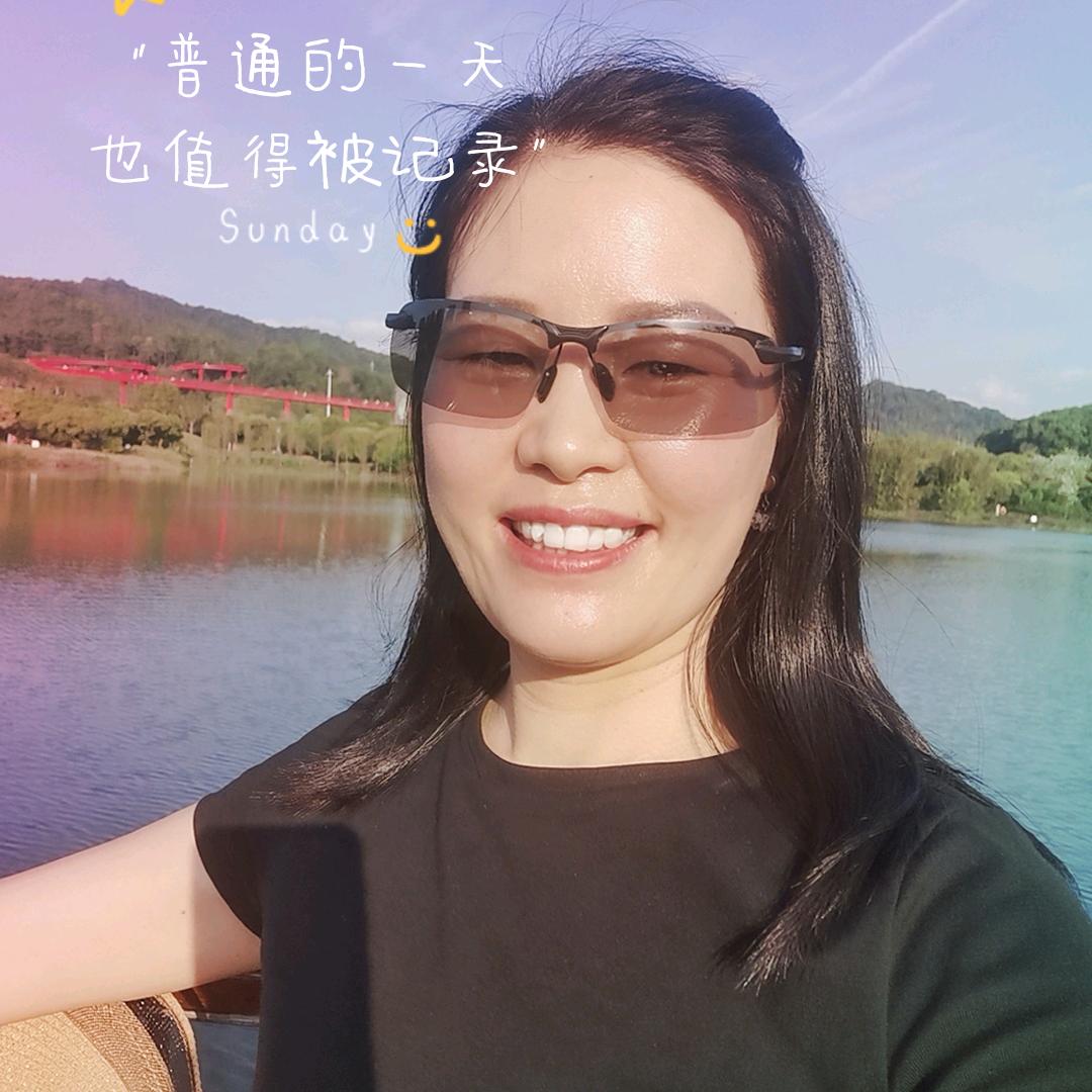 小芳，传递光明，与爱同行