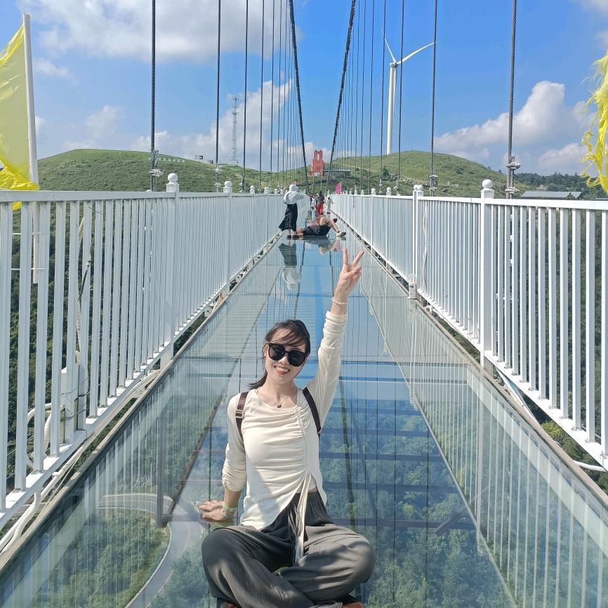 奋斗滴小娥子（窗帘软装PU线条美缝）