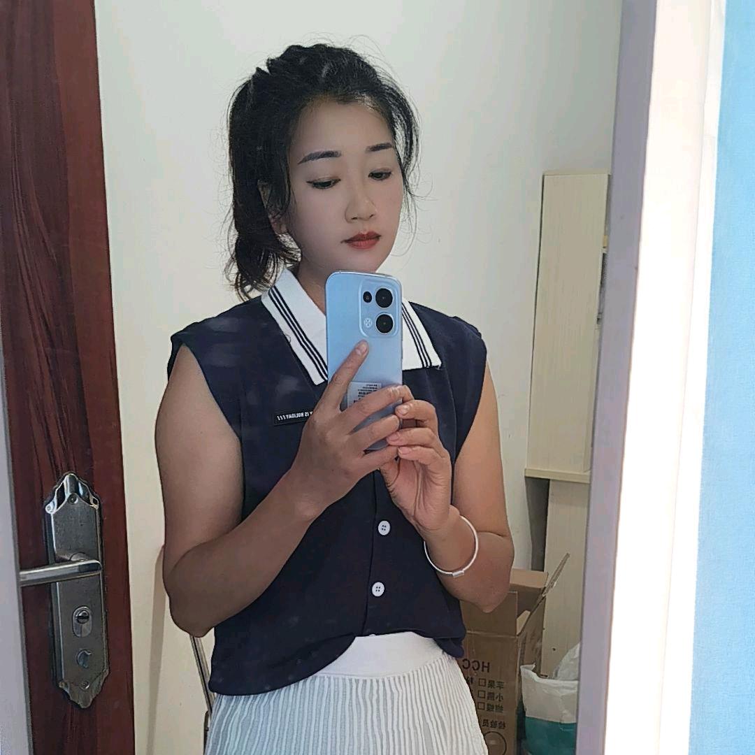 丘北小啊露《烤鱼🐟店》