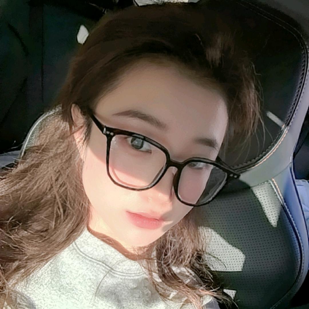 卤鸭货的妹子耶✌