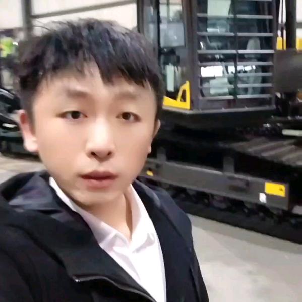 玉山实业轮挖小挖机