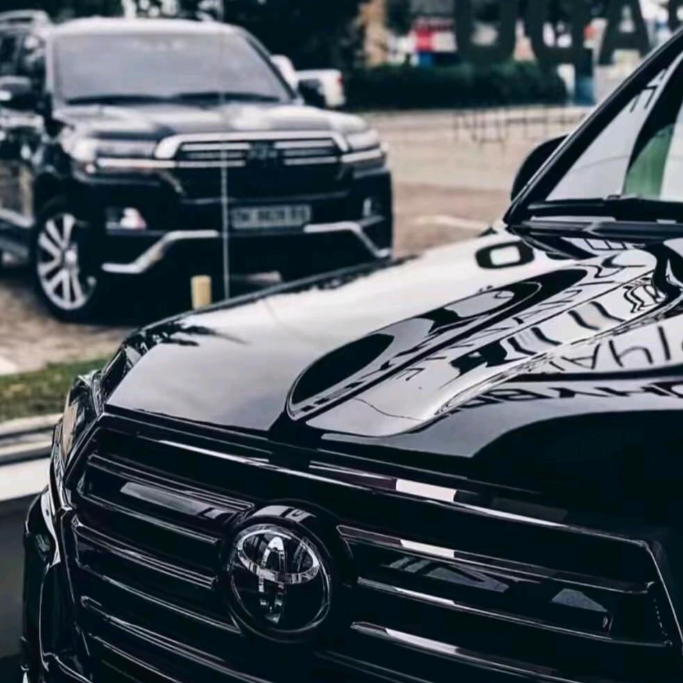 རེ་བའི་འོད་སྣང་།