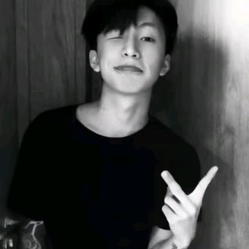 ᝰ辉