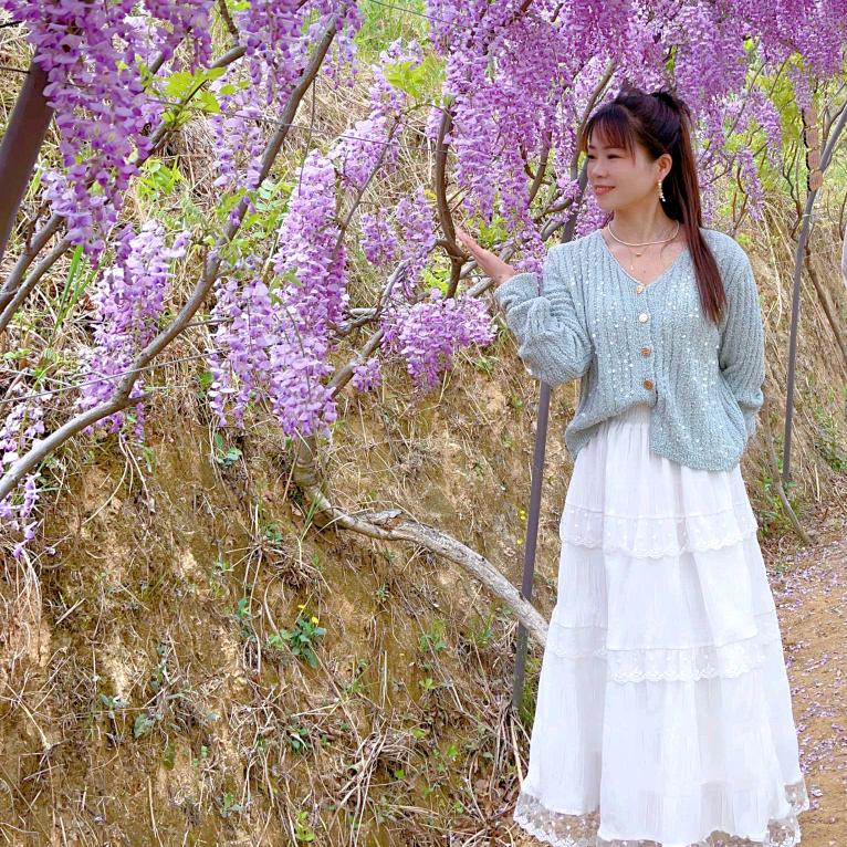 大河岸金丝玉帛化妆品