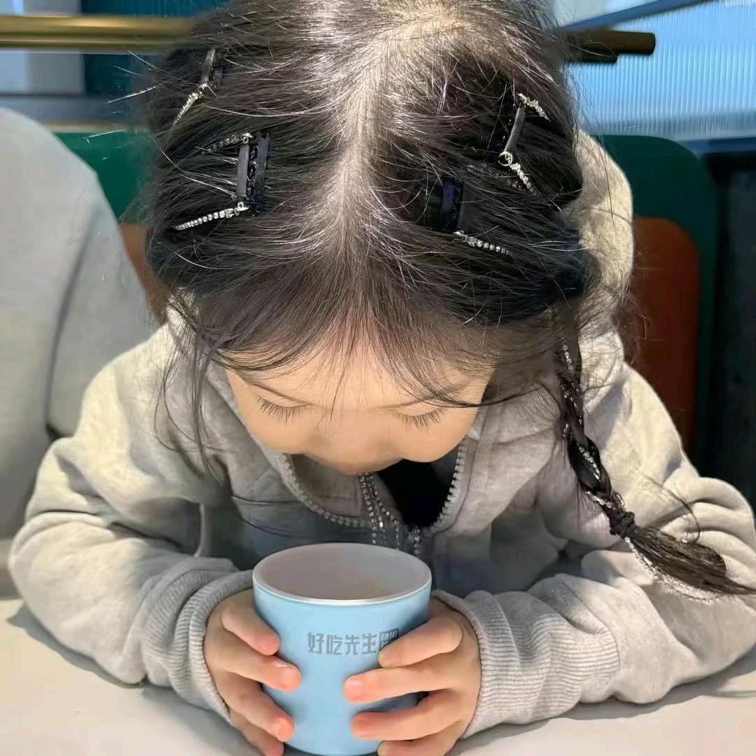 小蕾.
