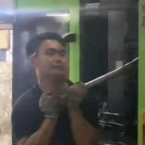 先当笑话后当真男人