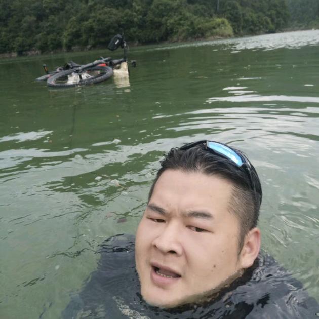 猴哥在野营