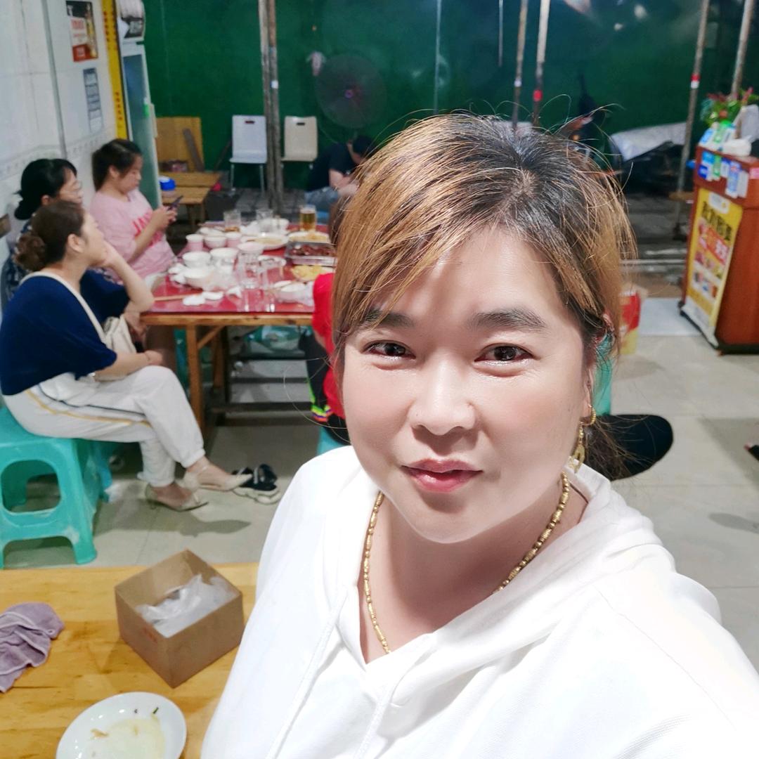 城口蓝丝羽家纺姜姐