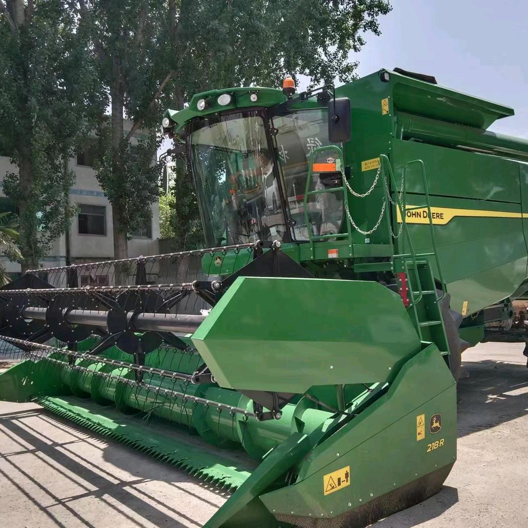 兰考县茂泽农机服务大型约翰迪尔收割机团队