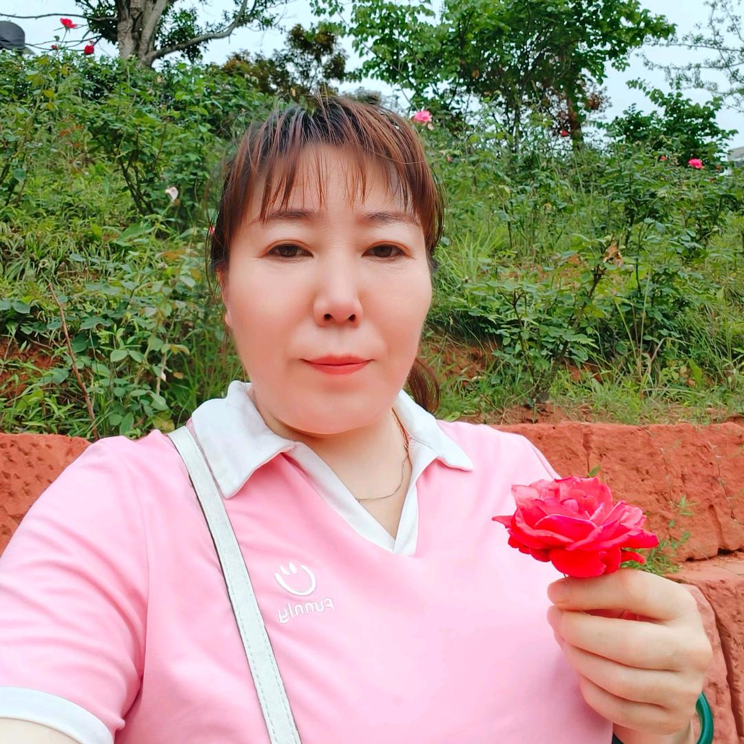 是单身一人三妹。
