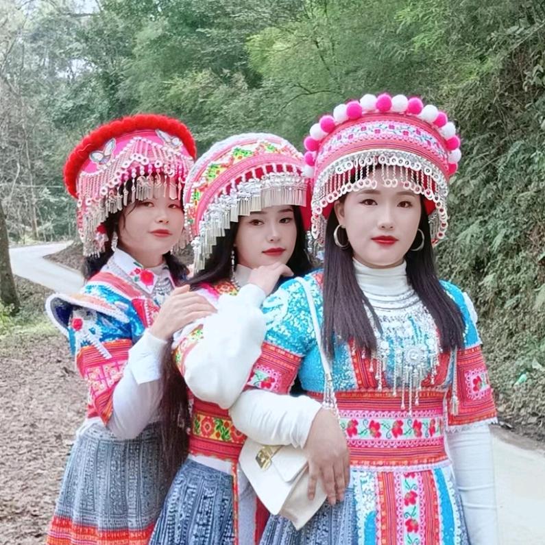 苗族女孩子很好的