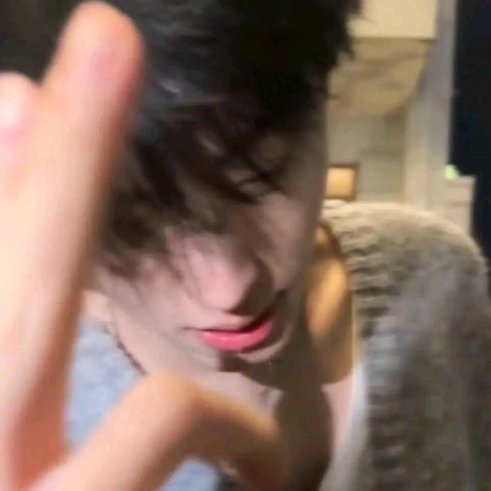 揍鱼ᶻʸ