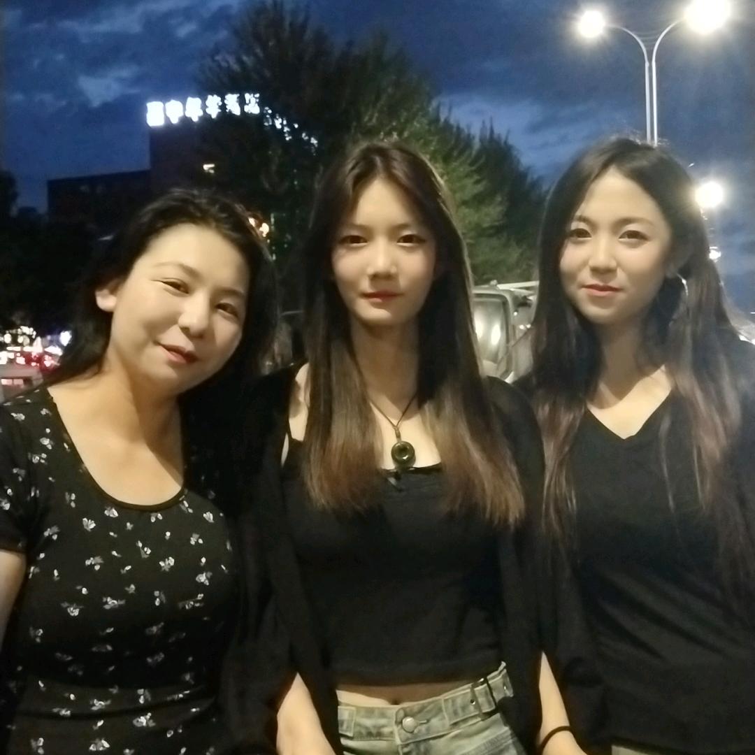杨慧慧🍓姥姥俩个可爱ớ ₃ờ宝贝蛋