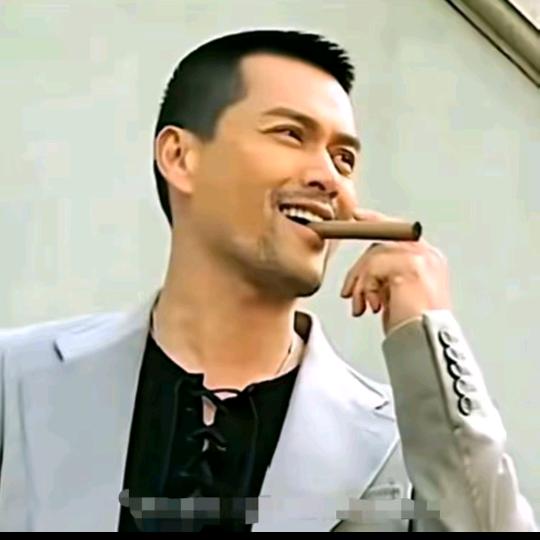 装一麻袋人民币