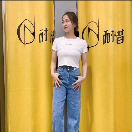 小莉莉(要不要考虑喜欢我）