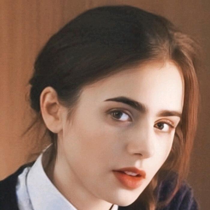 Lily Collins