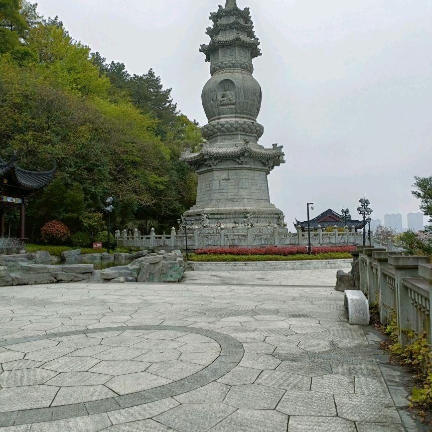 𣎴平路