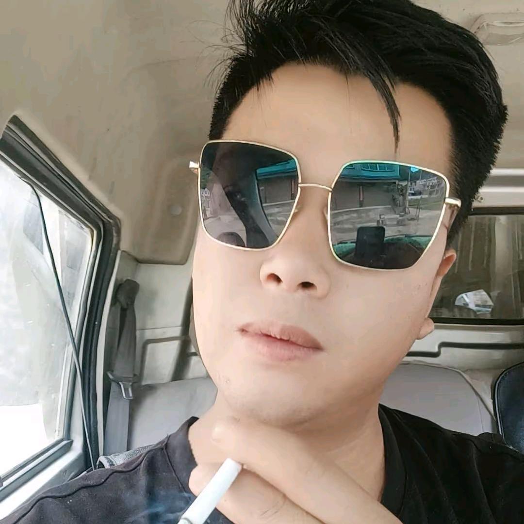 回首不见故人眸