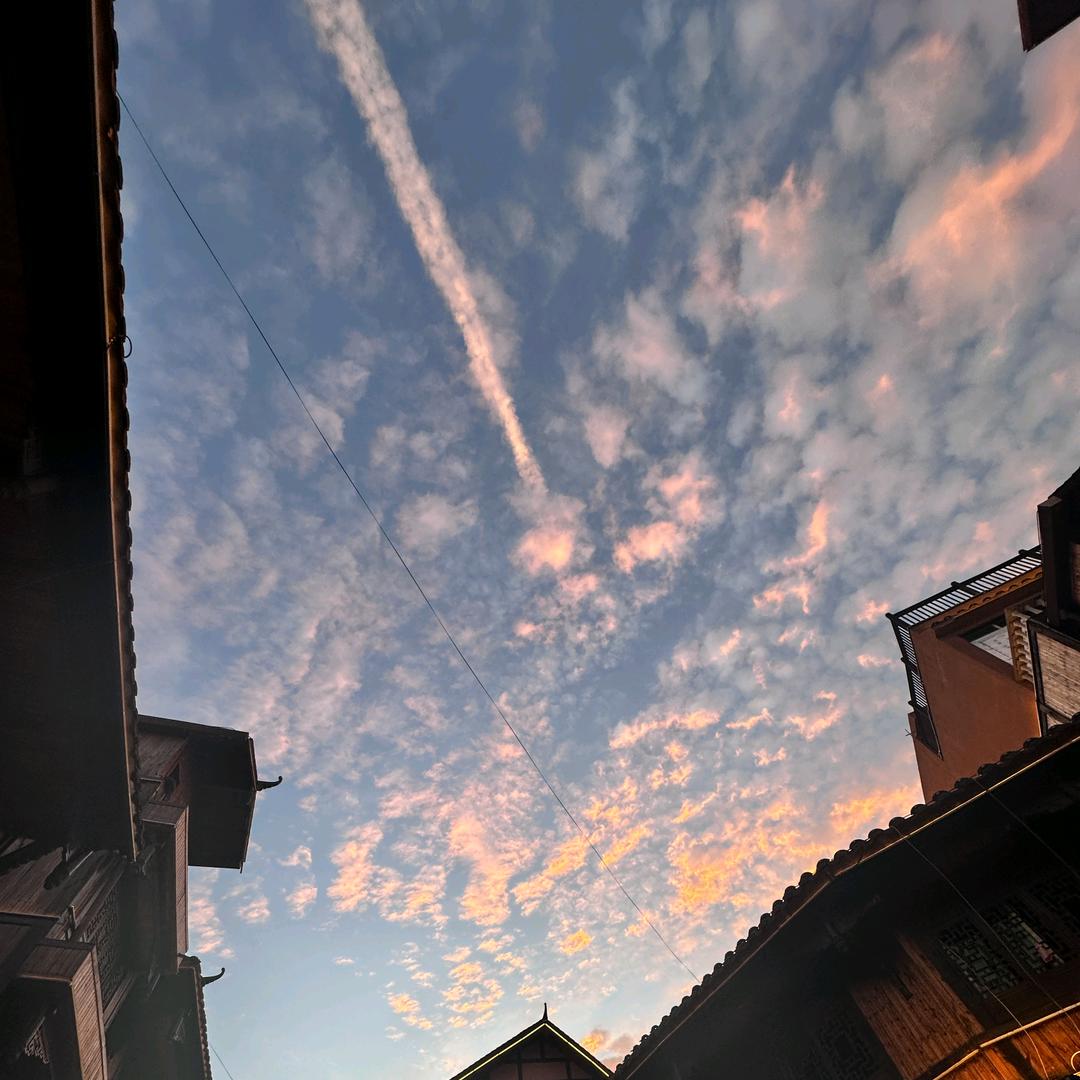 座㳓铭