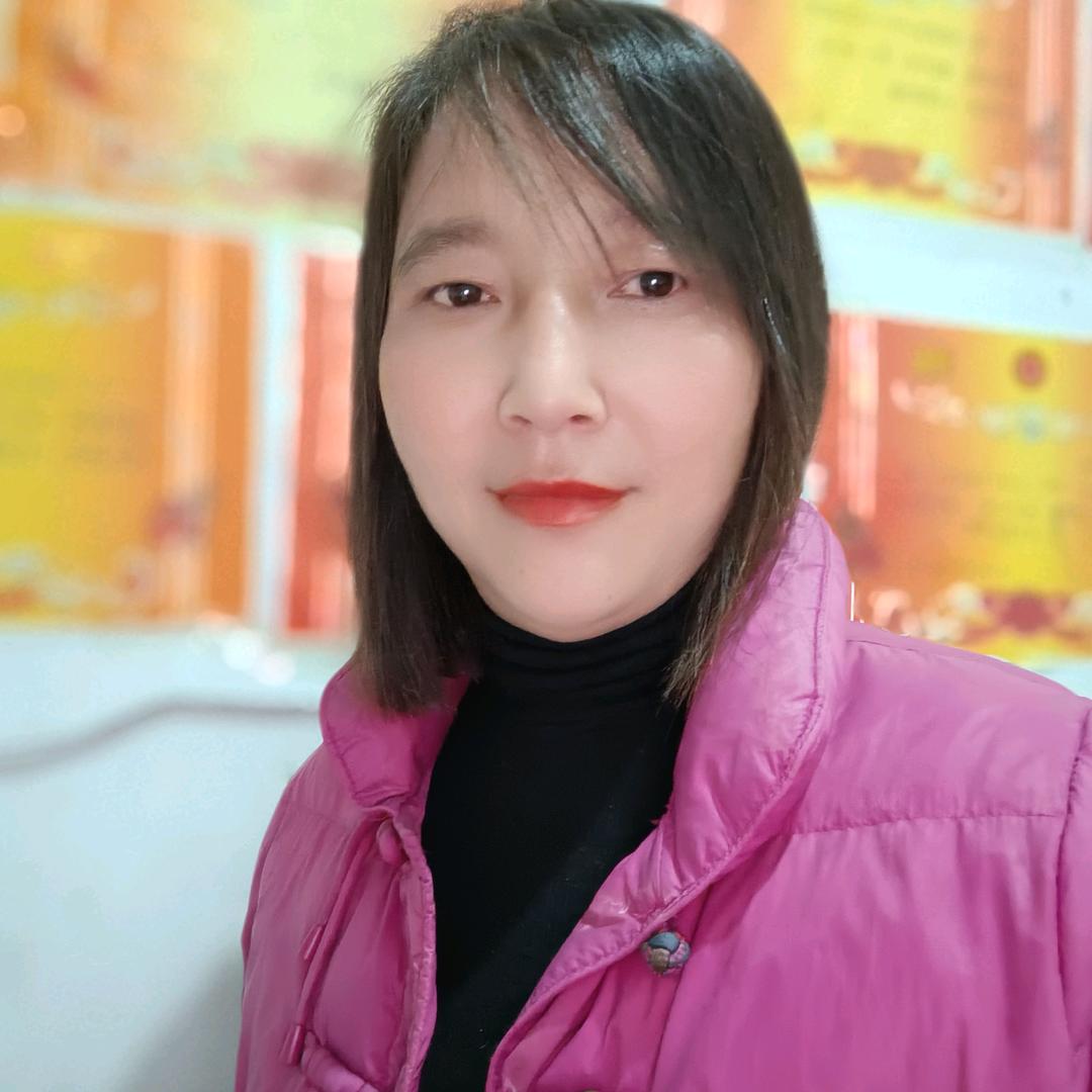 开心快乐的小芳