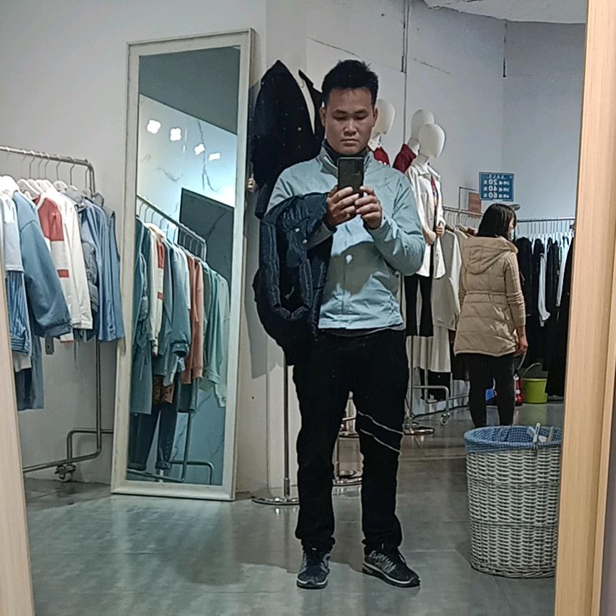 覃