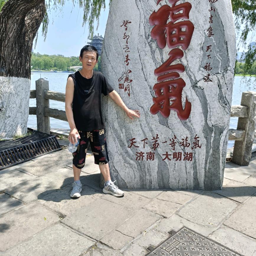 爱唱歌的小哥哥《田》