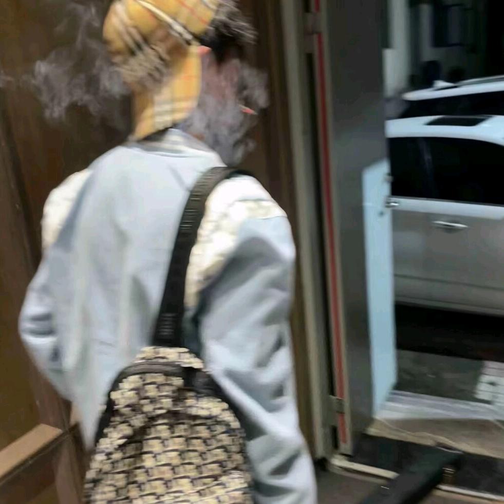 喂喂