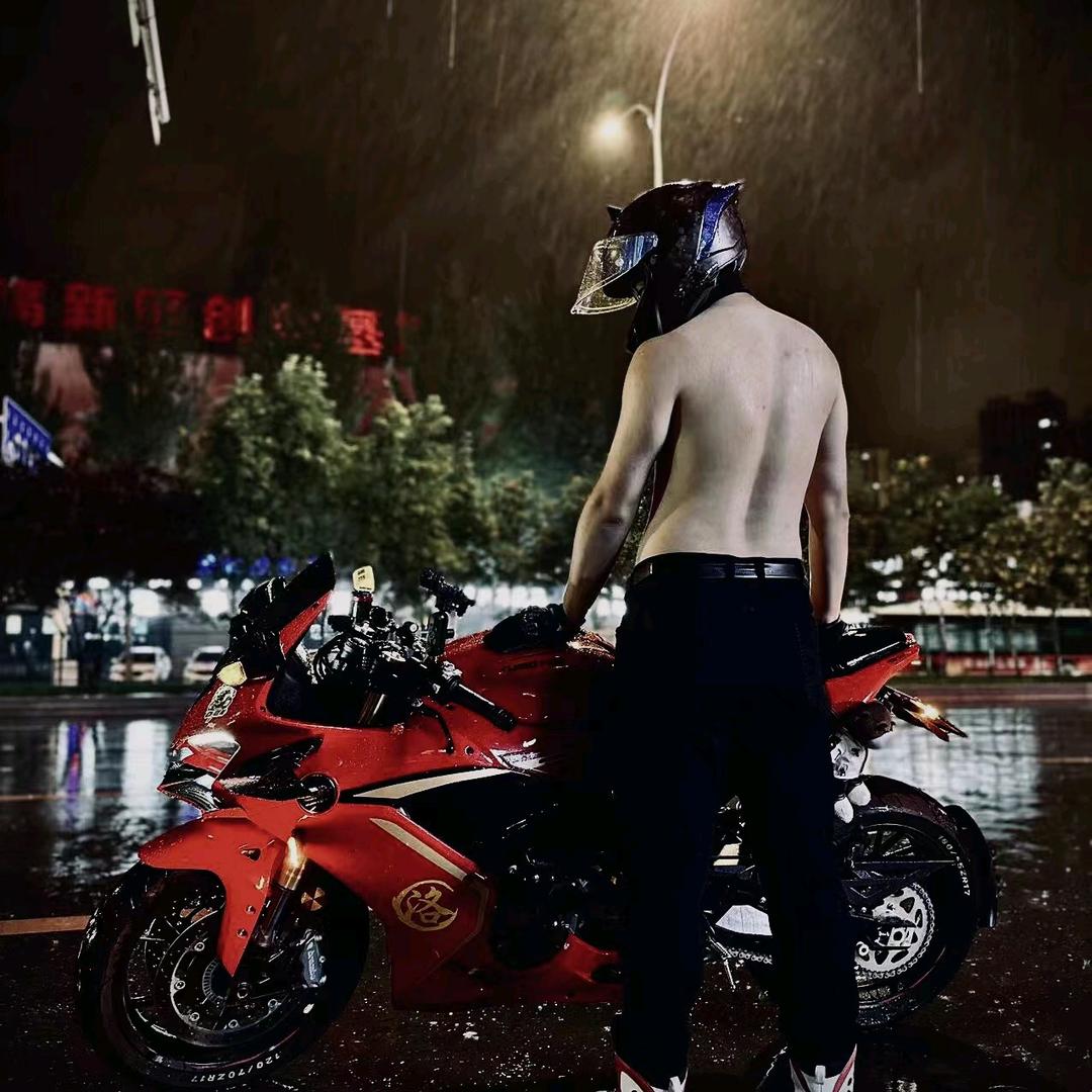 哭泣的小洛