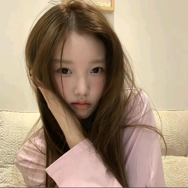 稚（经贸学姐）