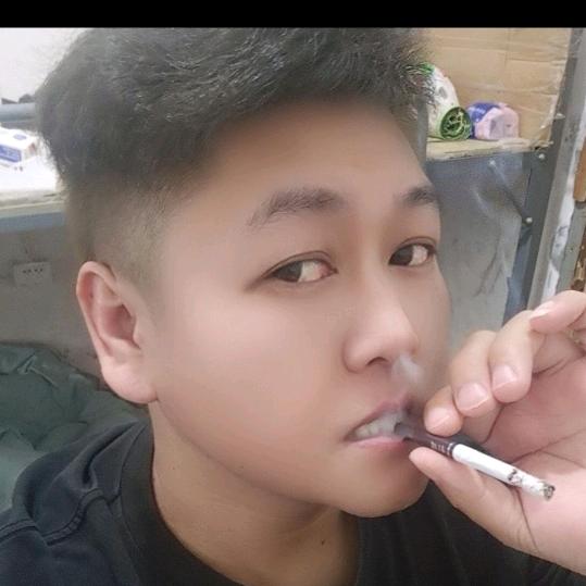 (｢･ω故事也忘🚬❤️