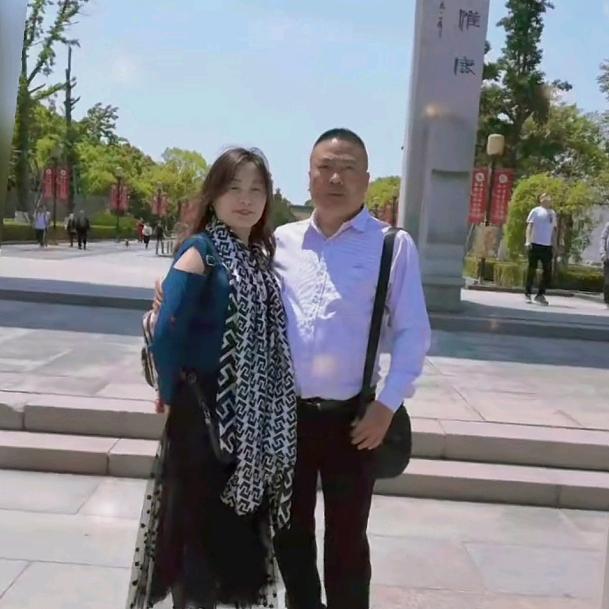 晶梅朵朵（74年虎）