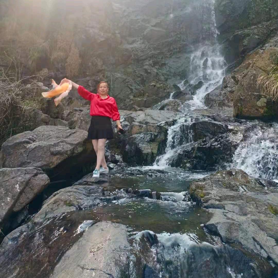 邹富