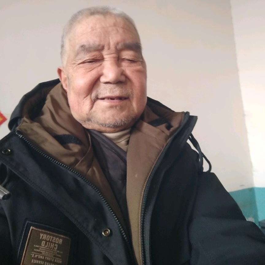 张艺真人