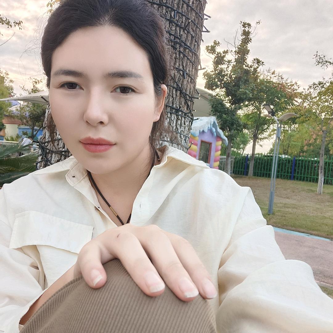 我姓陈，却沉不到你心里