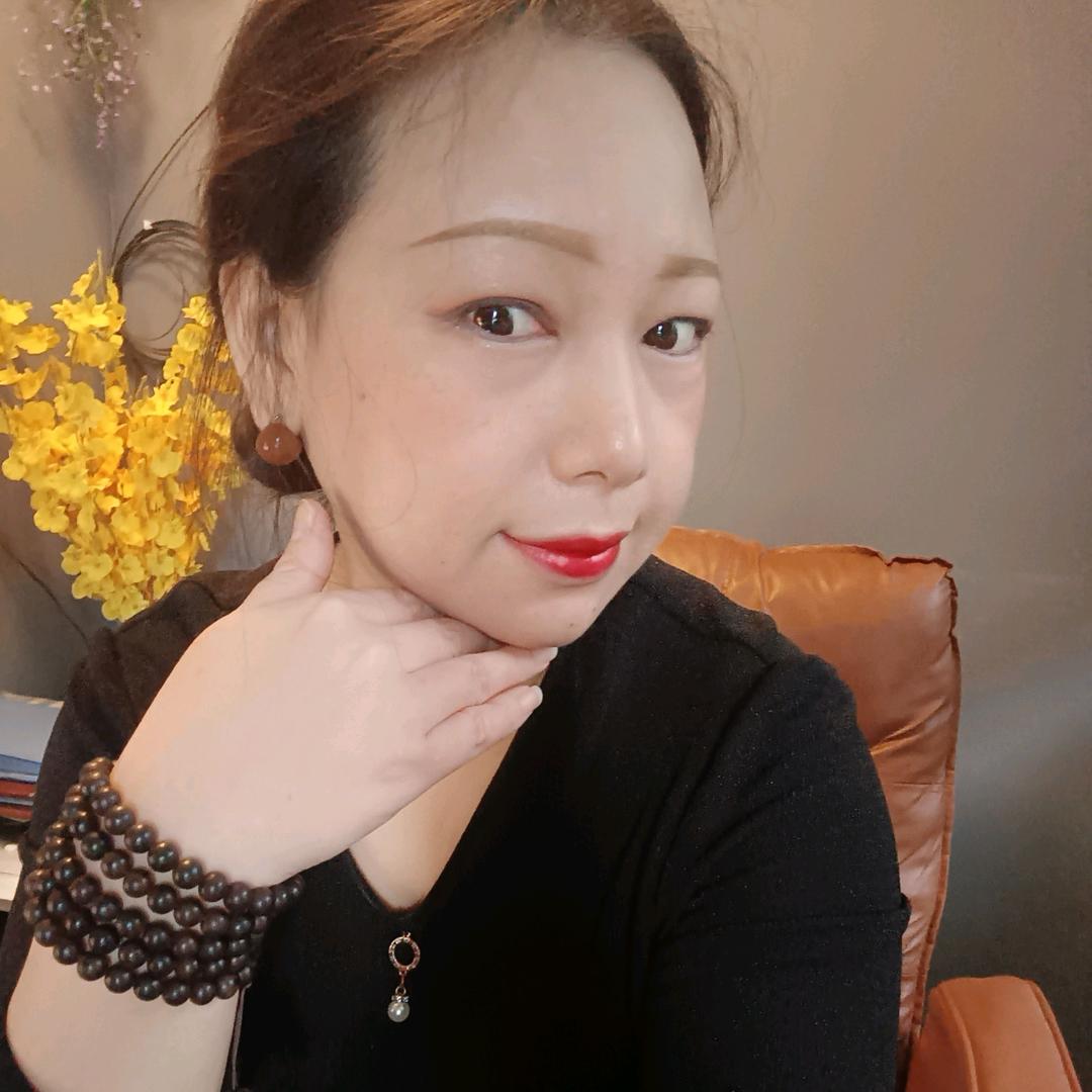 符江广东中山灯具批发林姐