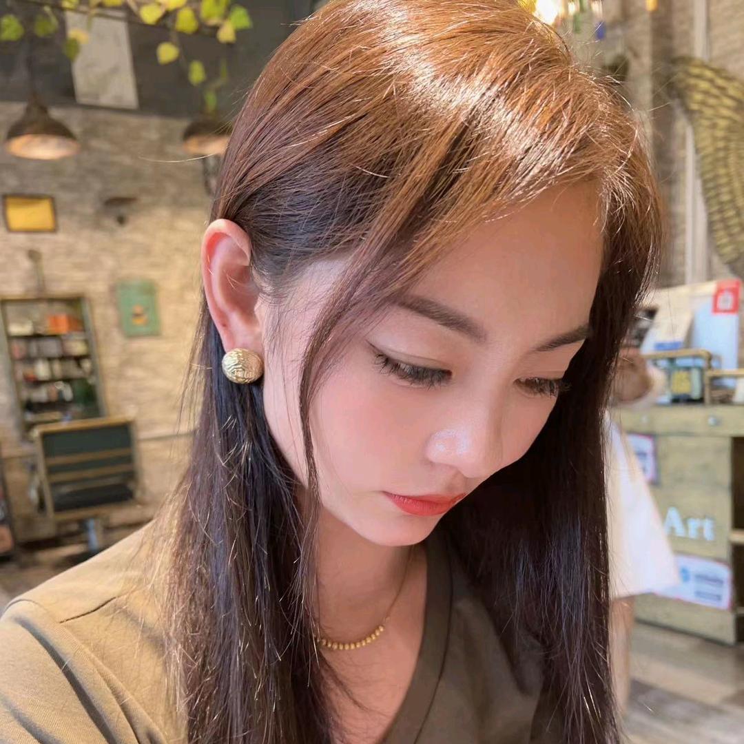 邓州市教育路七彩芽童装