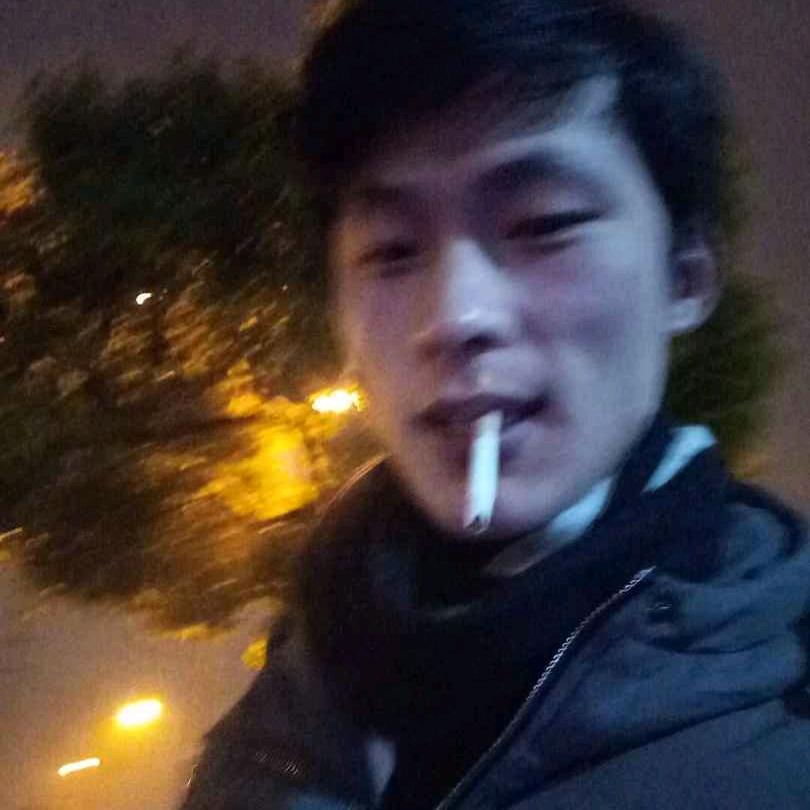 发现女友是女同后含泪换上女装和她玩4i